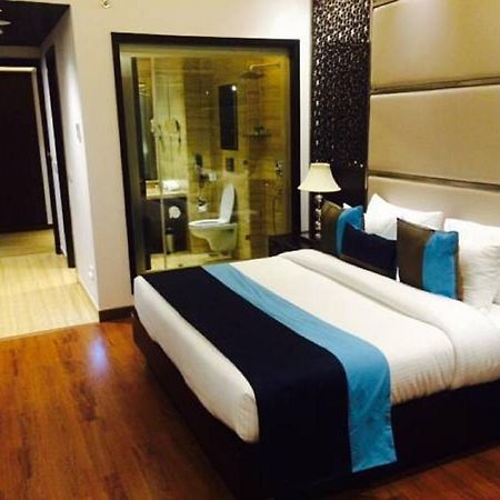 Hotel Delite Grand Faridabad Ngoại thất bức ảnh