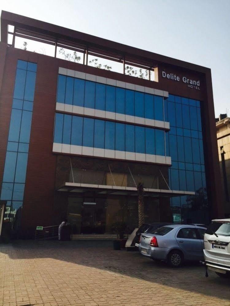 Hotel Delite Grand Faridabad Ngoại thất bức ảnh