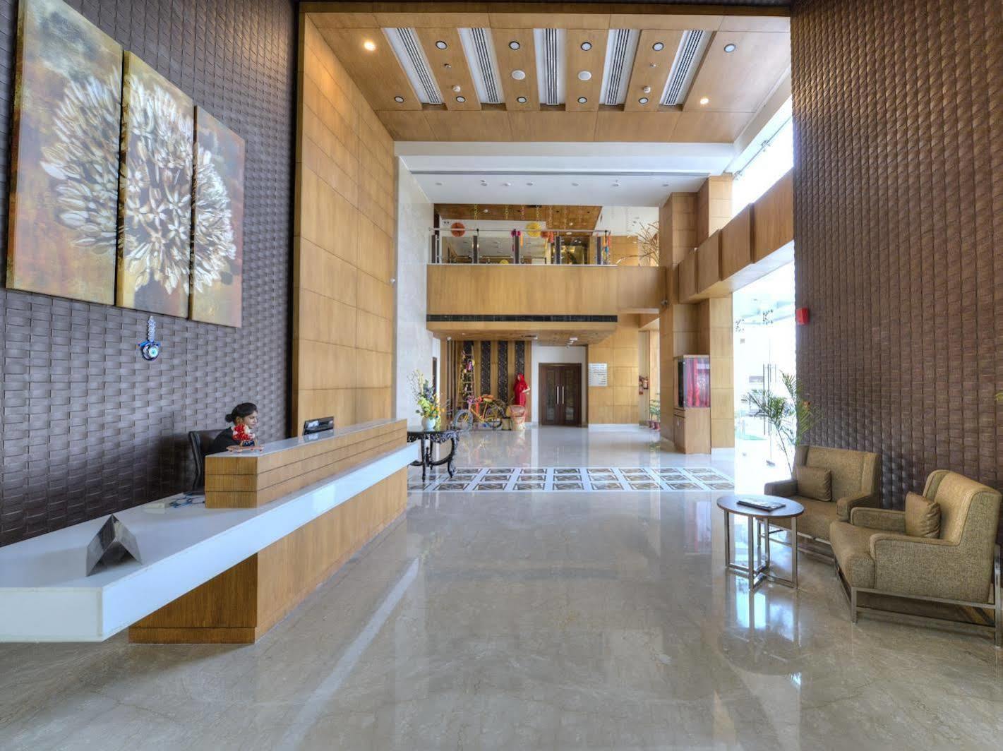 Hotel Delite Grand Faridabad Ngoại thất bức ảnh