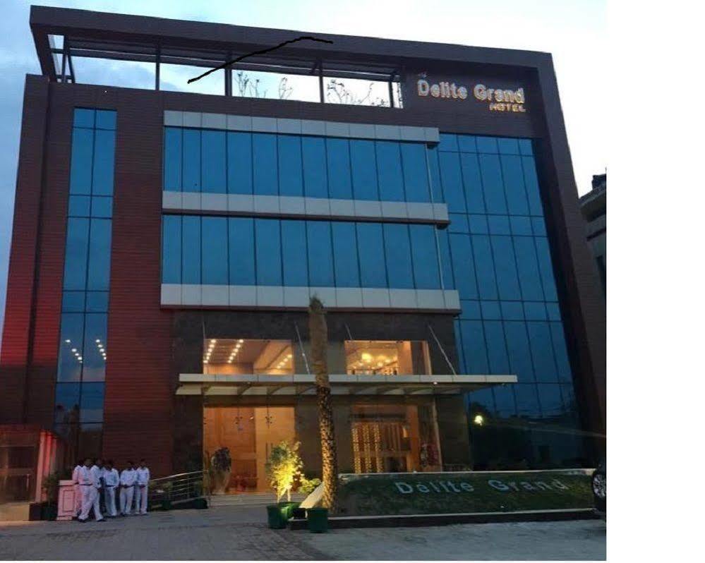 Hotel Delite Grand Faridabad Ngoại thất bức ảnh