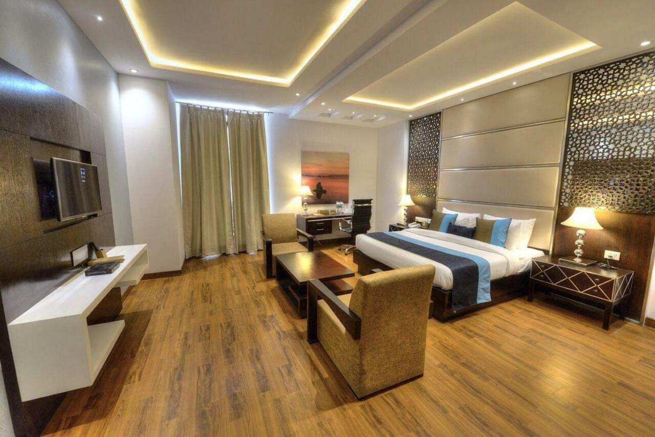 Hotel Delite Grand Faridabad Ngoại thất bức ảnh