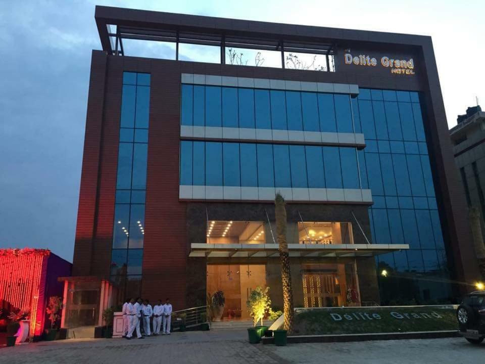Hotel Delite Grand Faridabad Ngoại thất bức ảnh